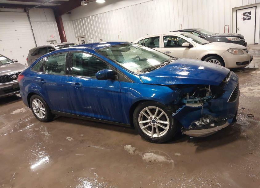 Photo 13 of 2018 Ford Focus SE (VIN 1FADP3F29JL327896)