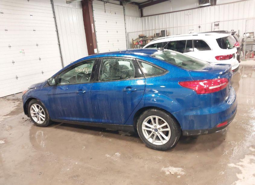 Photo 14 of 2018 Ford Focus SE (VIN 1FADP3F29JL327896)