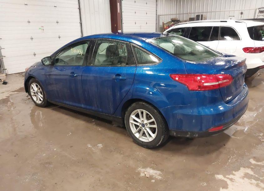 Photo 3 of 2018 Ford Focus SE (VIN 1FADP3F29JL327896)