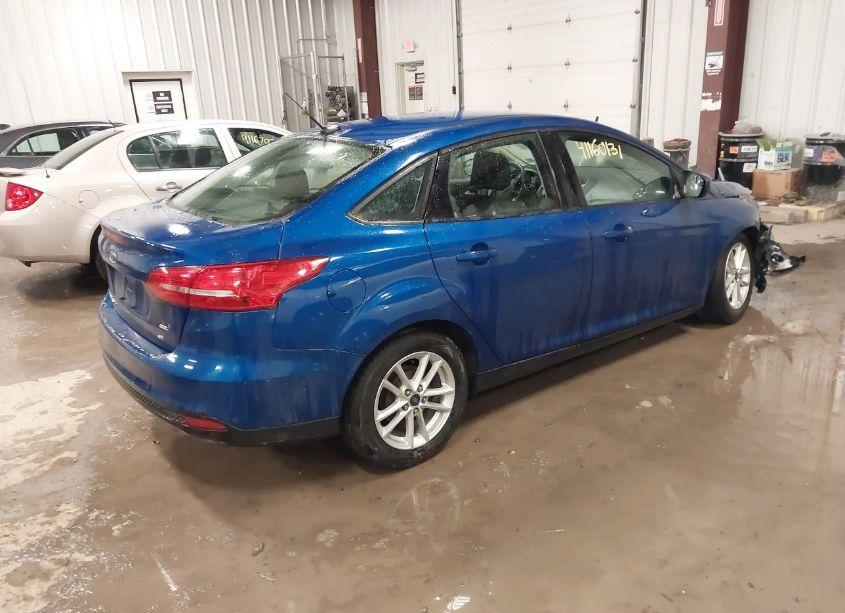 Photo 4 of 2018 Ford Focus SE (VIN 1FADP3F29JL327896)