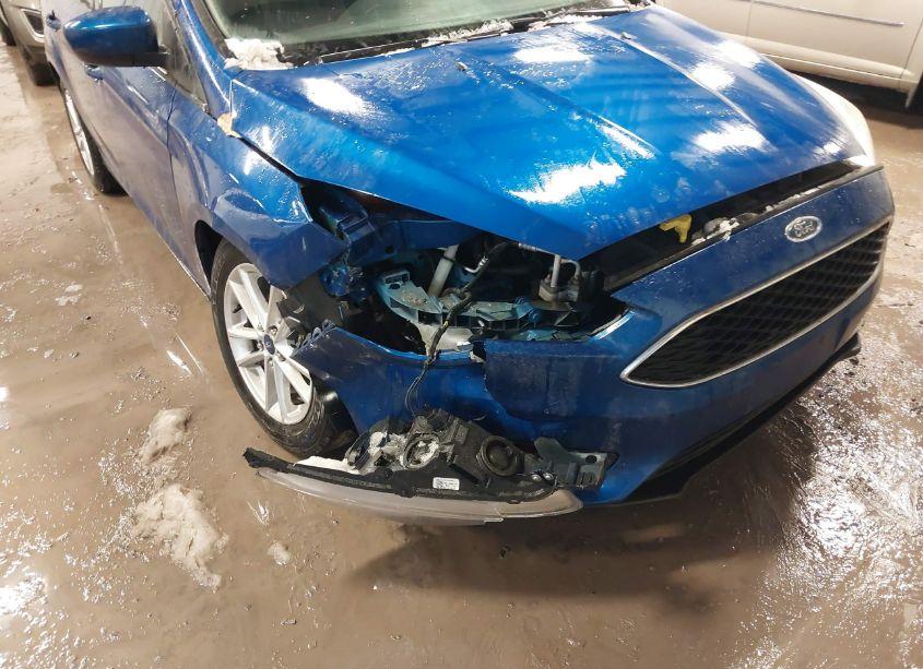 Photo 6 of 2018 Ford Focus SE (VIN 1FADP3F29JL327896)