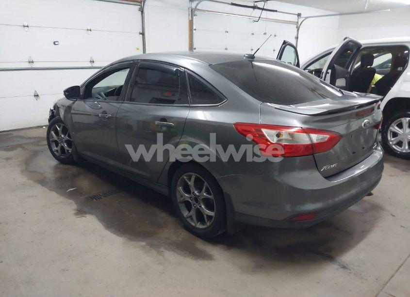 Photo 3 of 2013 Ford Focus SE (VIN 1FADP3F2XDL113939)