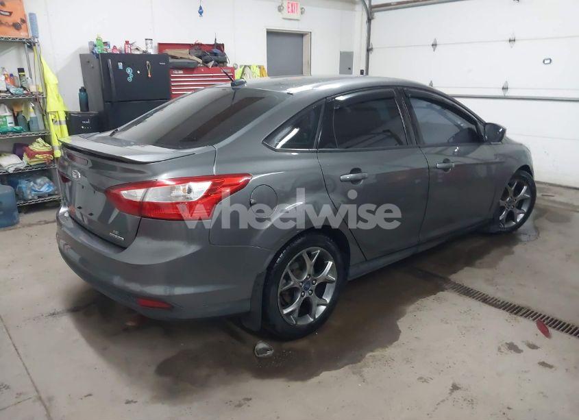 Photo 4 of 2013 Ford Focus SE (VIN 1FADP3F2XDL113939)