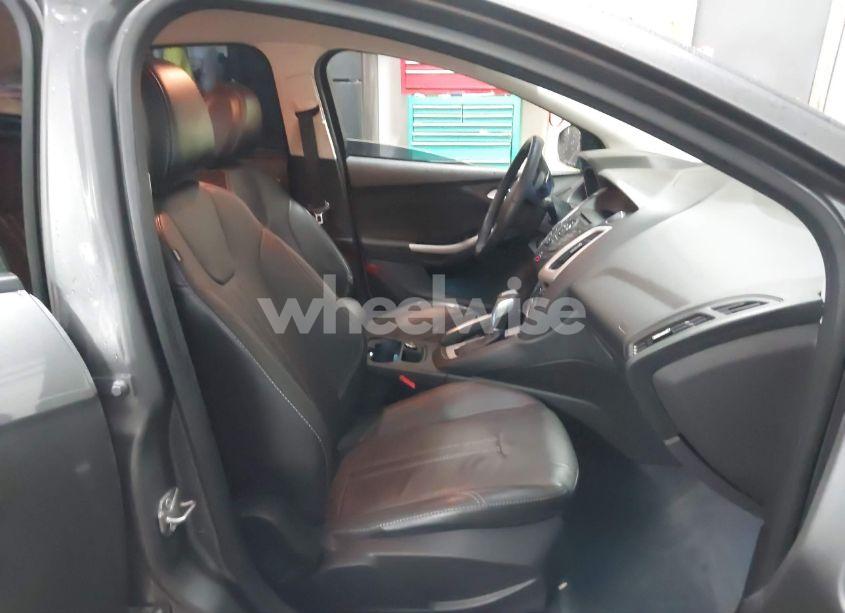 Photo 5 of 2013 Ford Focus SE (VIN 1FADP3F2XDL113939)