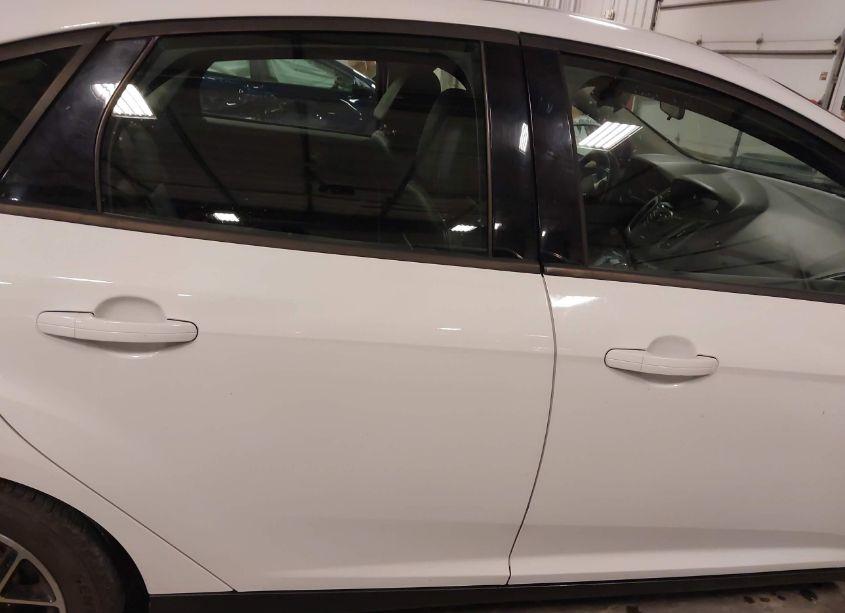 Photo 13 of 2013 Ford Focus SE (VIN 1FADP3F2XDL138520)