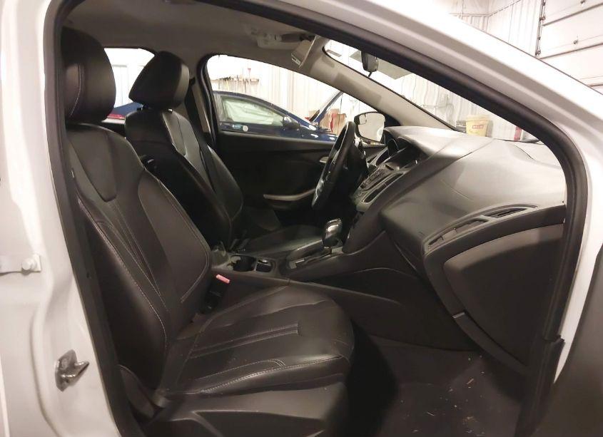 Photo 5 of 2013 Ford Focus SE (VIN 1FADP3F2XDL138520)