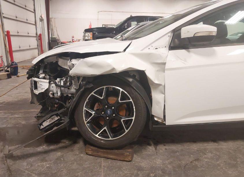 Photo 6 of 2013 Ford Focus SE (VIN 1FADP3F2XDL138520)