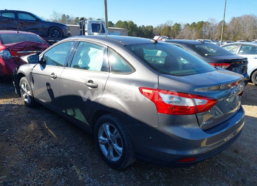 Photo 3 of 2013 Ford Focus SE (VIN 1FADP3F2XDL162011)