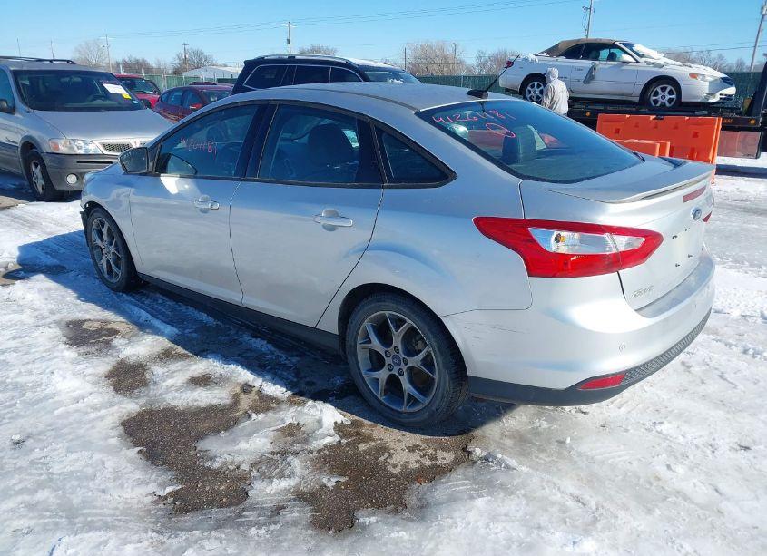 Photo 3 of 2013 Ford Focus SE (VIN 1FADP3F2XDL184770)