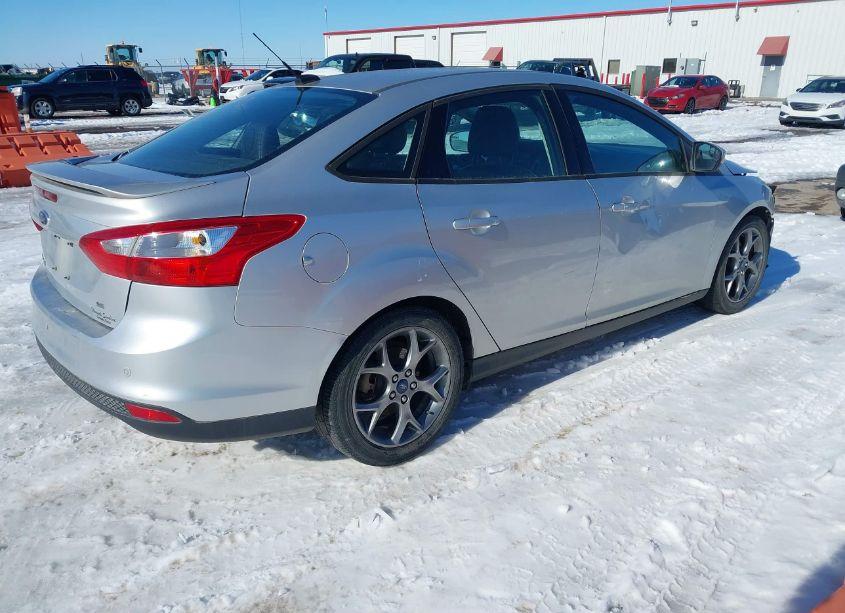 Photo 4 of 2013 Ford Focus SE (VIN 1FADP3F2XDL184770)