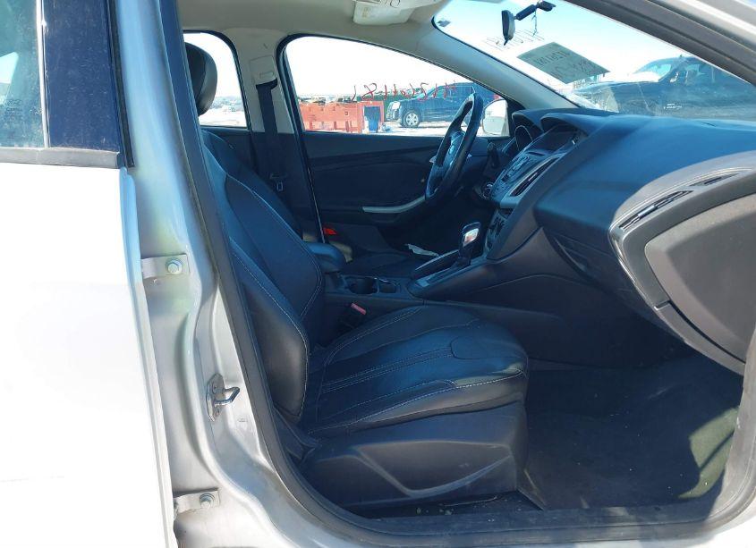 Photo 5 of 2013 Ford Focus SE (VIN 1FADP3F2XDL184770)