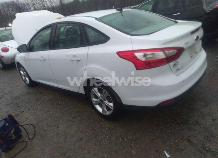 Photo 3 of 2013 Ford Focus SE (VIN 1FADP3F2XDL188625)