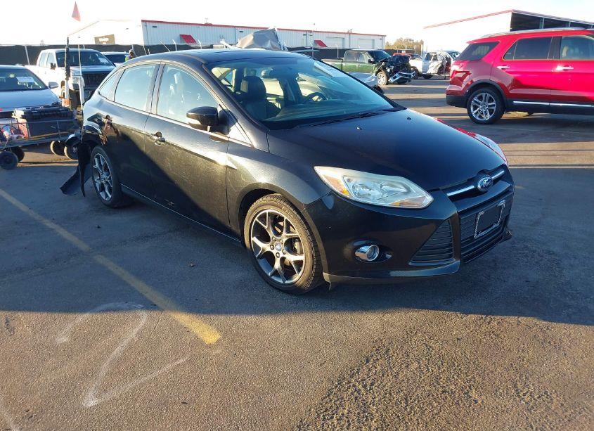 2013 Ford Focus SE (VIN 1FADP3F2XDL236124) main photo