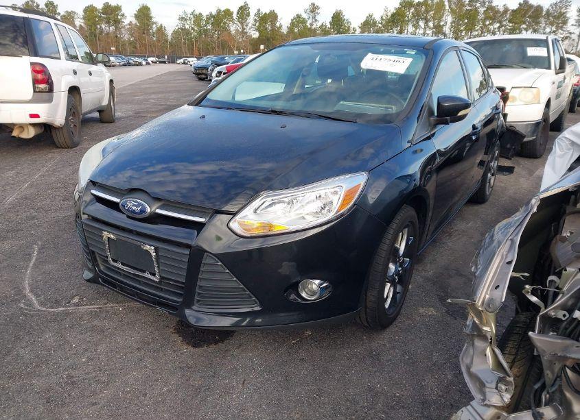 Photo 2 of 2013 Ford Focus SE (VIN 1FADP3F2XDL236124)