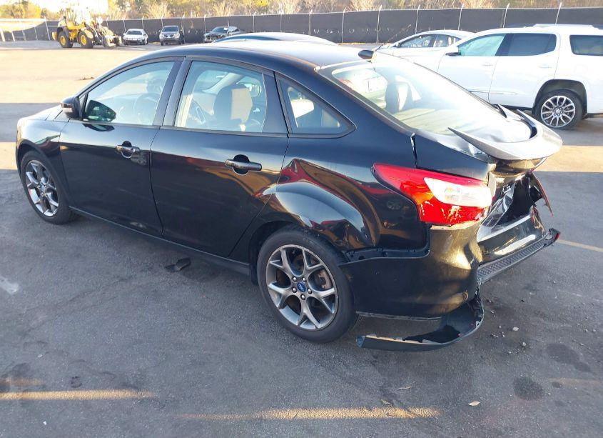Photo 3 of 2013 Ford Focus SE (VIN 1FADP3F2XDL236124)
