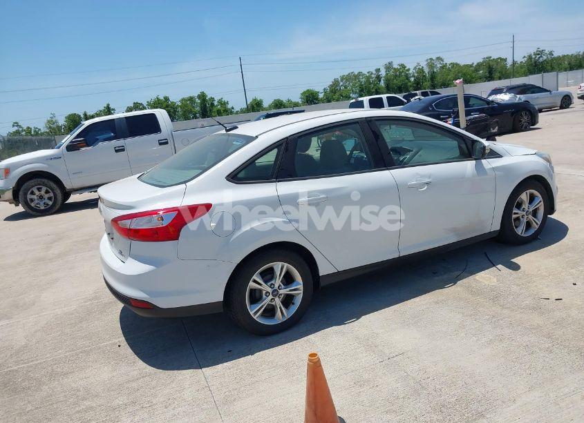 Photo 4 of 2013 Ford Focus SE (VIN 1FADP3F2XDL251450)