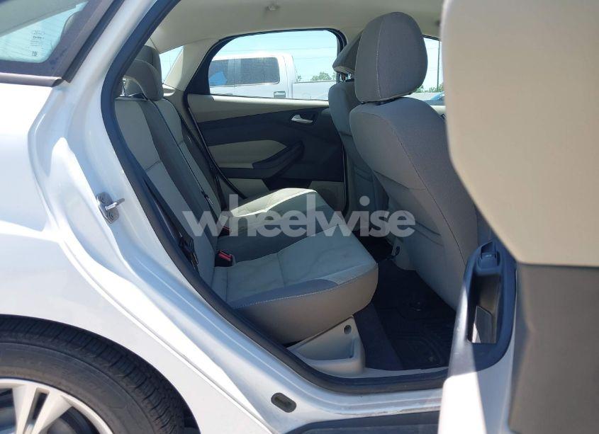 Photo 8 of 2013 Ford Focus SE (VIN 1FADP3F2XDL251450)