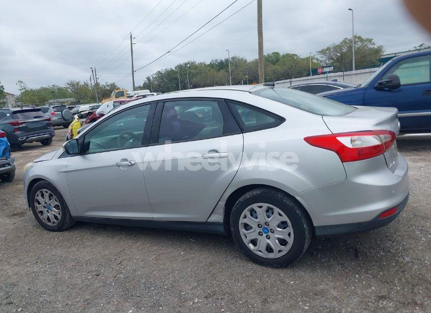 Photo 14 of 2013 Ford Focus SE (VIN 1FADP3F2XDL255692)