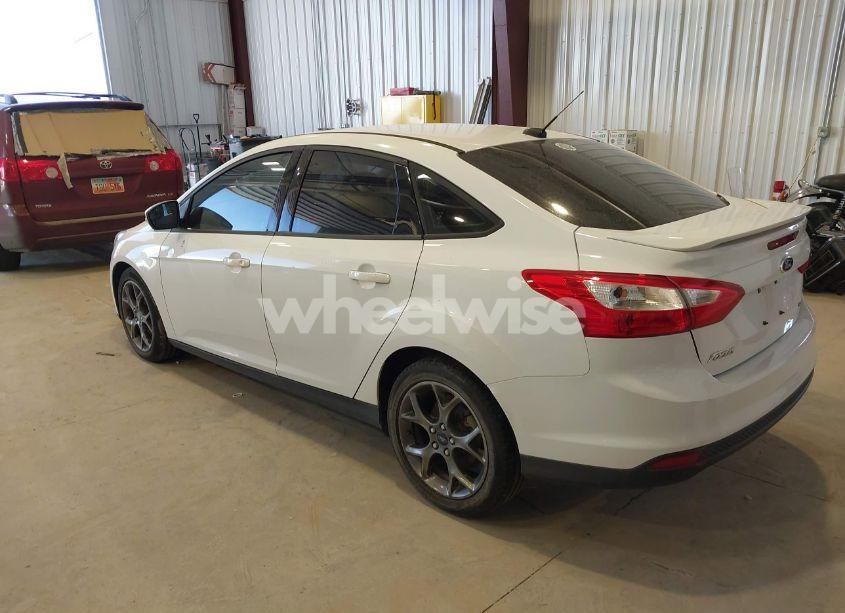 Photo 3 of 2013 Ford Focus SE (VIN 1FADP3F2XDL255868)
