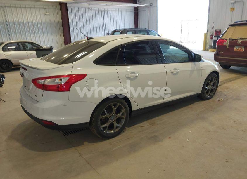 Photo 4 of 2013 Ford Focus SE (VIN 1FADP3F2XDL255868)