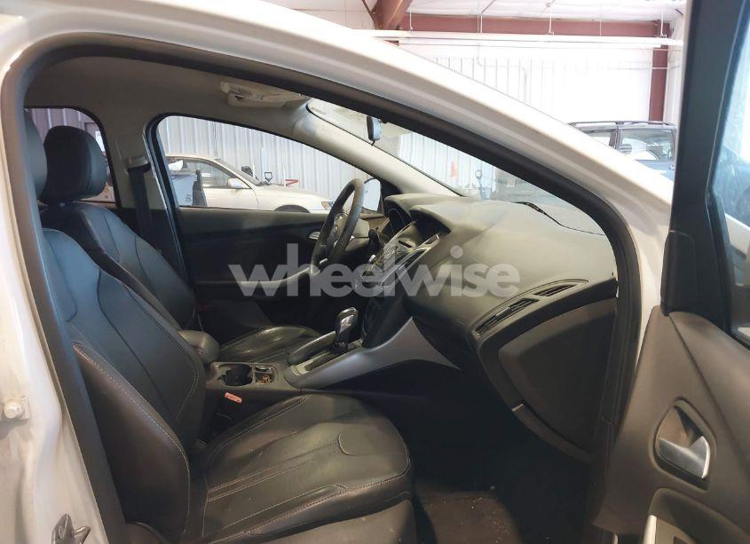 Photo 5 of 2013 Ford Focus SE (VIN 1FADP3F2XDL255868)