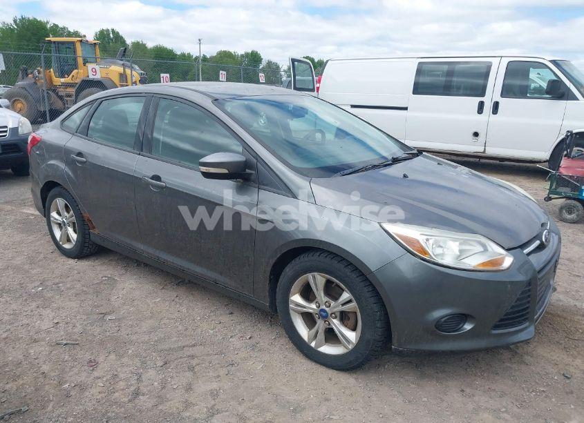 2013 Ford Focus SE (VIN 1FADP3F2XDL257992) main photo