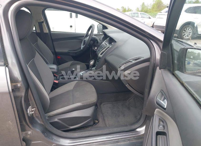 Photo 5 of 2013 Ford Focus SE (VIN 1FADP3F2XDL257992)