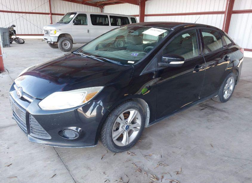 Photo 2 of 2013 Ford Focus SE (VIN 1FADP3F2XDL266191)