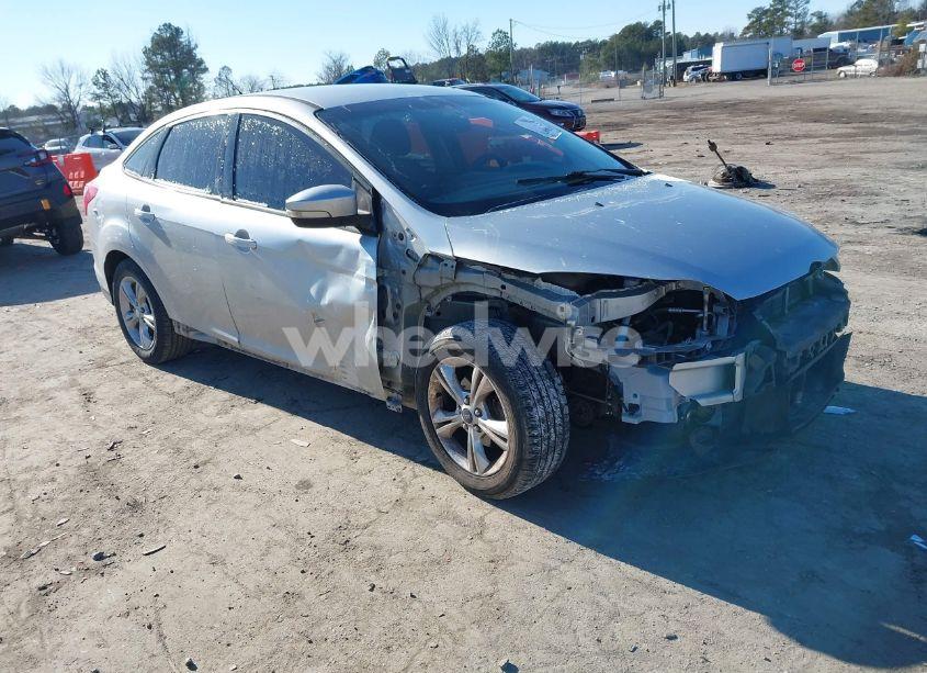 2013 Ford Focus SE (VIN 1FADP3F2XDL266479) main photo