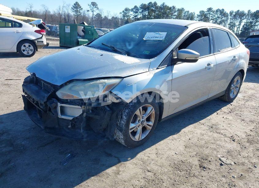 Photo 2 of 2013 Ford Focus SE (VIN 1FADP3F2XDL266479)