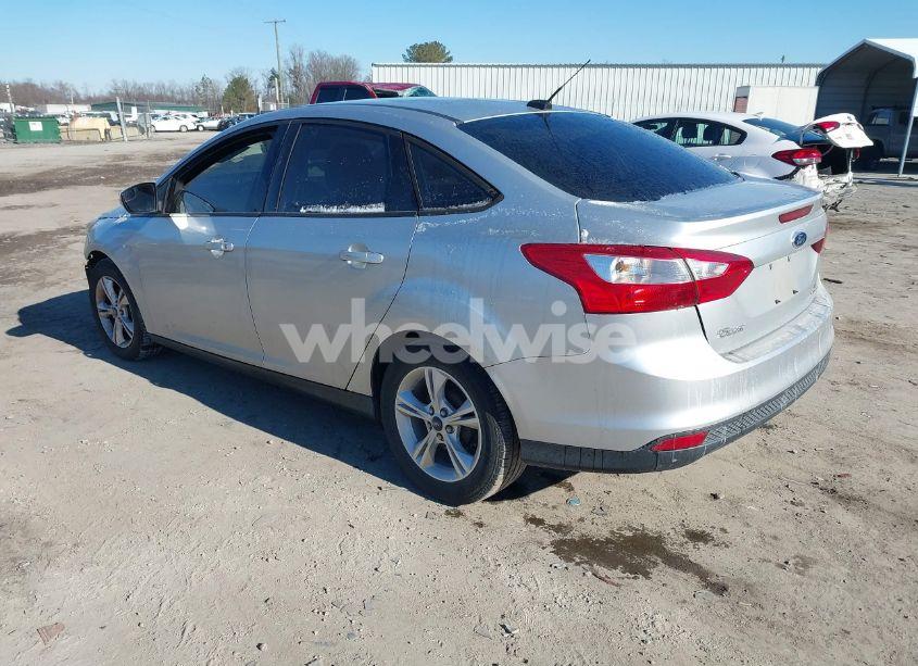 Photo 3 of 2013 Ford Focus SE (VIN 1FADP3F2XDL266479)