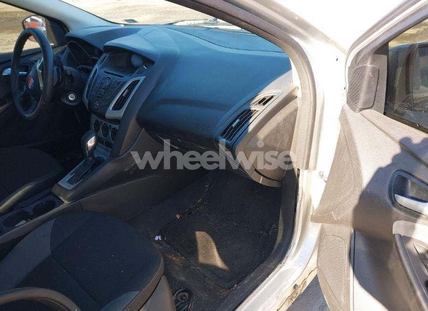 Photo 5 of 2013 Ford Focus SE (VIN 1FADP3F2XDL266479)