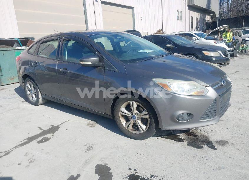 2013 Ford Focus SE (VIN 1FADP3F2XDL269060) main photo