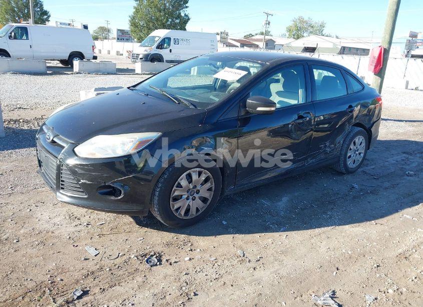 Photo 2 of 2013 Ford Focus SE (VIN 1FADP3F2XDL280298)