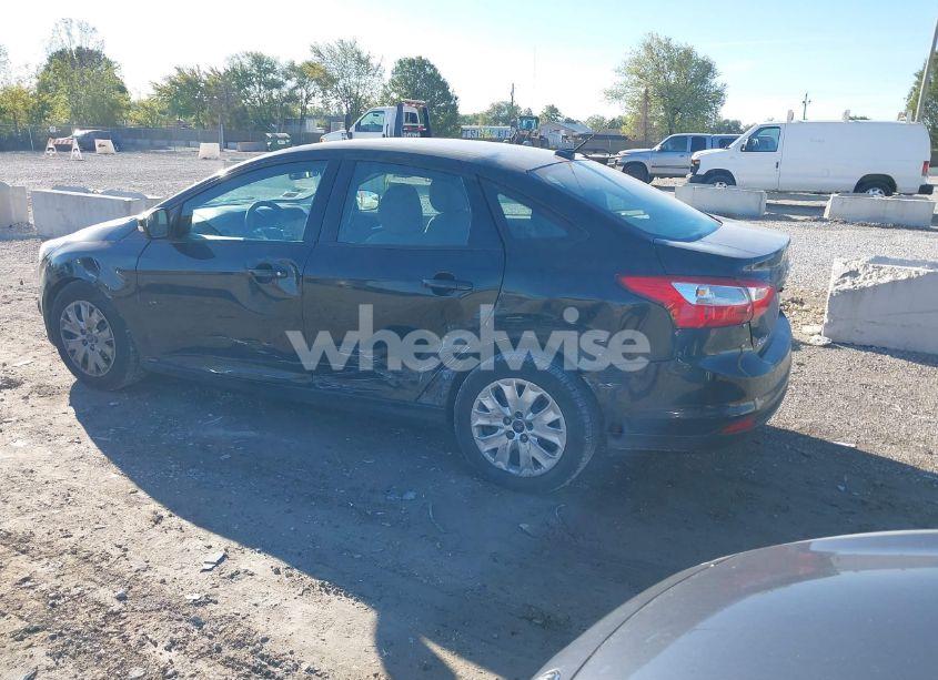 Photo 3 of 2013 Ford Focus SE (VIN 1FADP3F2XDL280298)