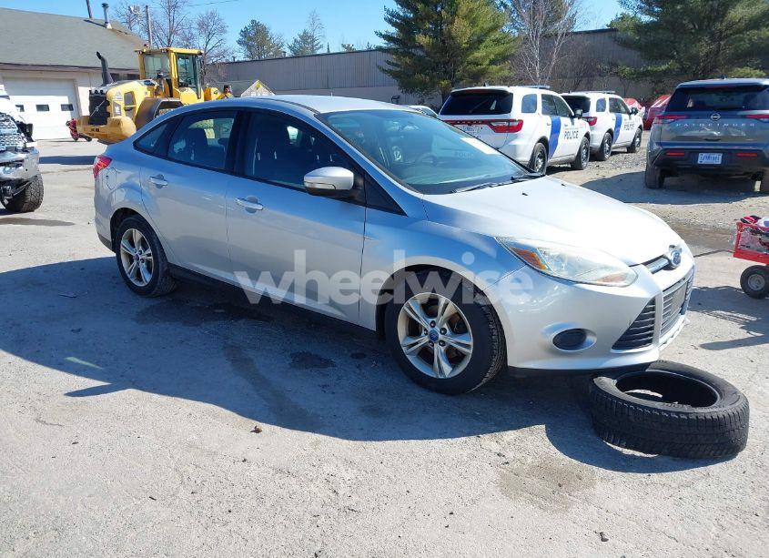 2013 Ford Focus SE (VIN 1FADP3F2XDL282164) main photo