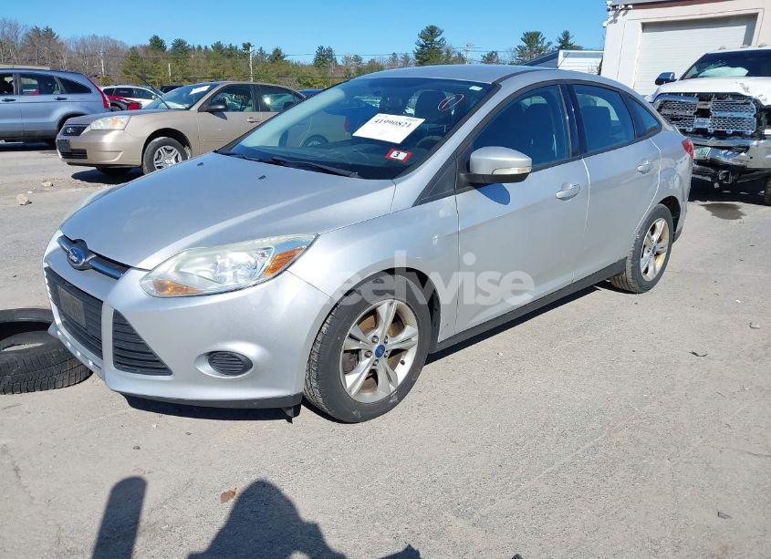 Photo 2 of 2013 Ford Focus SE (VIN 1FADP3F2XDL282164)