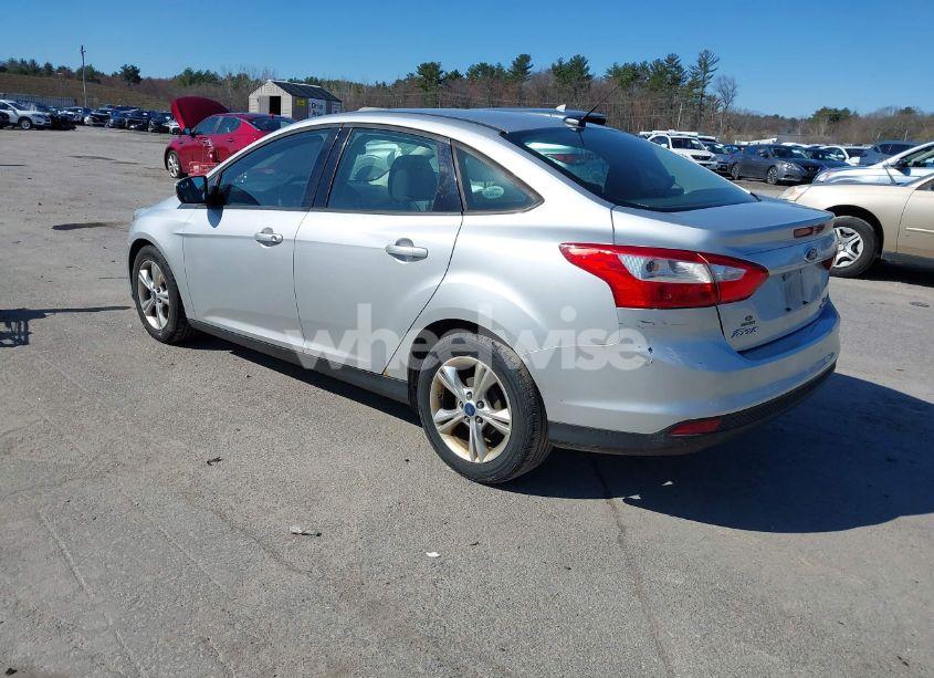 Photo 3 of 2013 Ford Focus SE (VIN 1FADP3F2XDL282164)