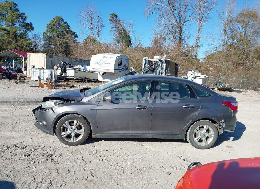 Photo 15 of 2013 Ford Focus SE (VIN 1FADP3F2XDL284335)