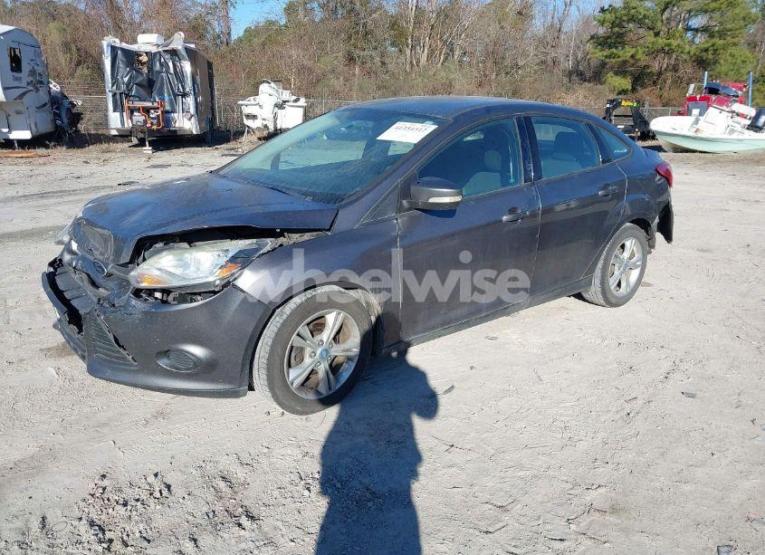Photo 2 of 2013 Ford Focus SE (VIN 1FADP3F2XDL284335)