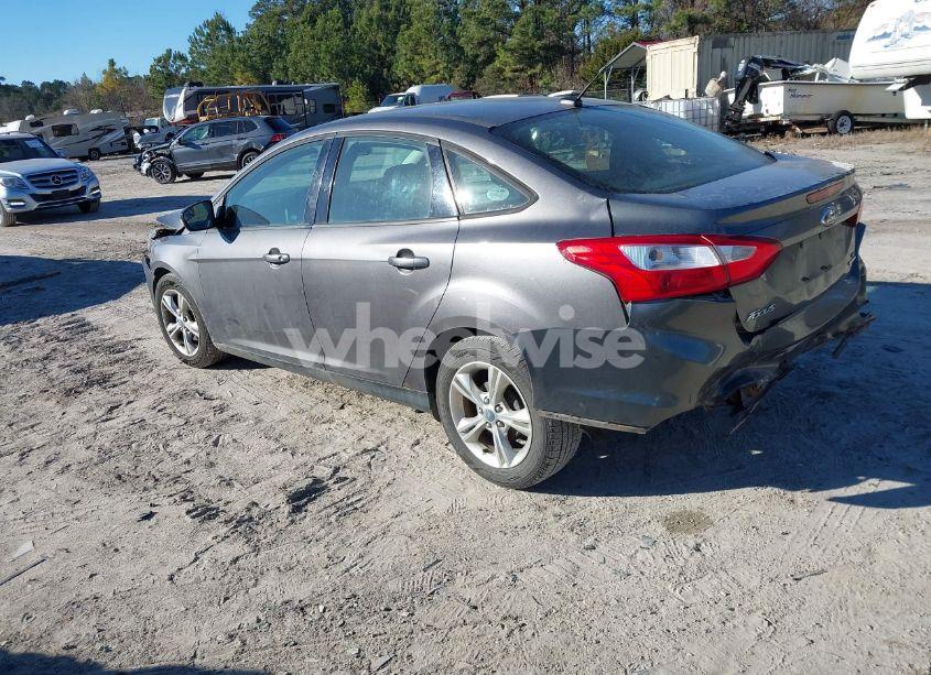 Photo 3 of 2013 Ford Focus SE (VIN 1FADP3F2XDL284335)