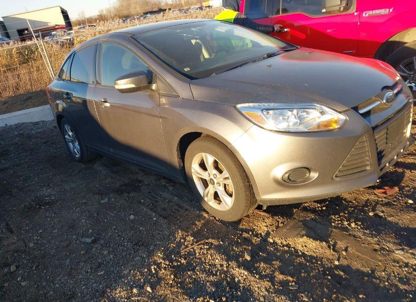 2013 Ford Focus SE (VIN 1FADP3F2XDL306883) main photo