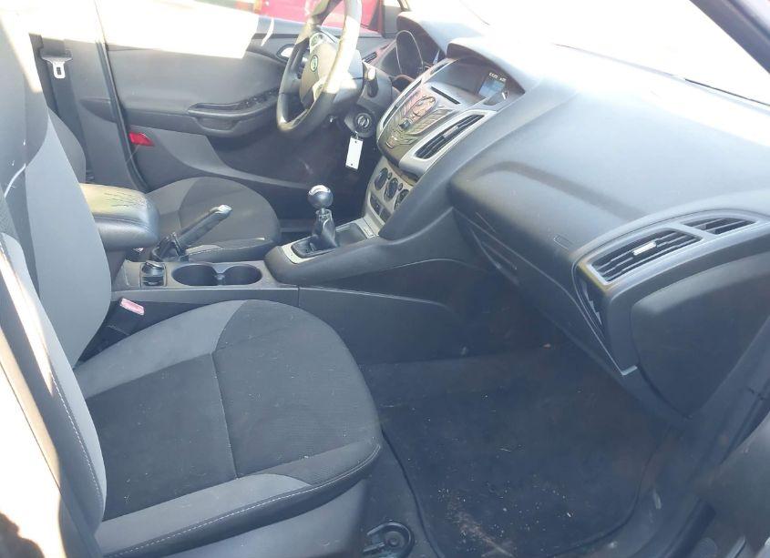 Photo 5 of 2013 Ford Focus SE (VIN 1FADP3F2XDL306883)