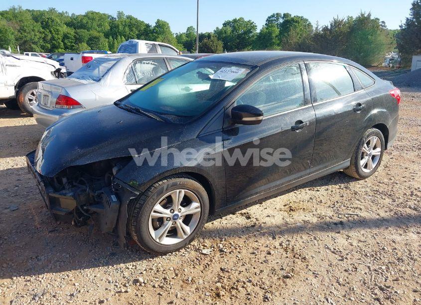 Photo 2 of 2013 Ford Focus SE (VIN 1FADP3F2XDL311811)