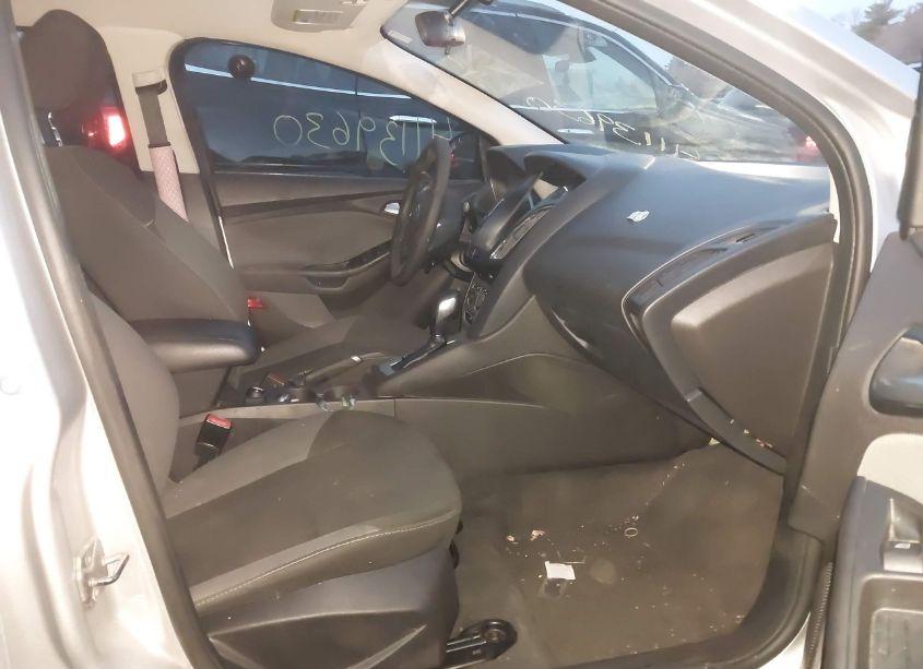 Photo 5 of 2013 Ford Focus SE (VIN 1FADP3F2XDL314837)