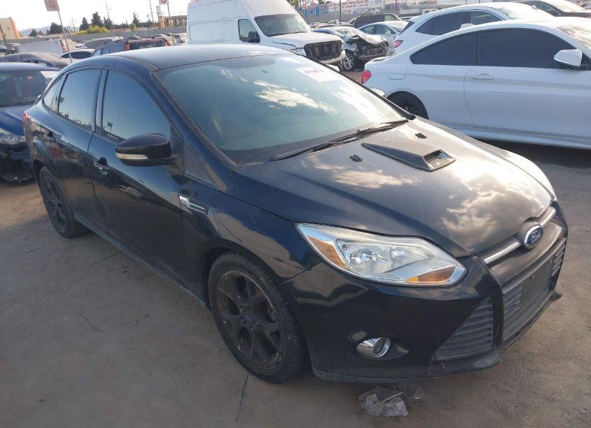 2013 Ford Focus SE (VIN 1FADP3F2XDL342962) main photo