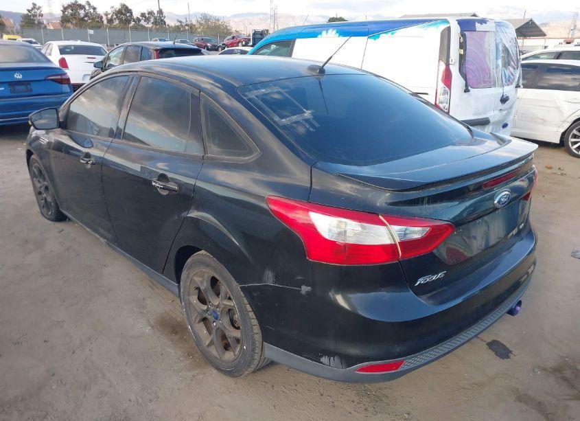 Photo 3 of 2013 Ford Focus SE (VIN 1FADP3F2XDL342962)