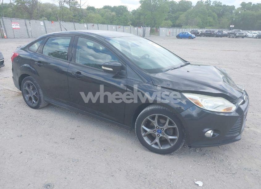 2013 Ford Focus SE (VIN 1FADP3F2XDL354156) main photo