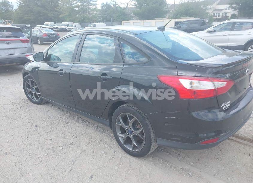 Photo 3 of 2013 Ford Focus SE (VIN 1FADP3F2XDL354156)