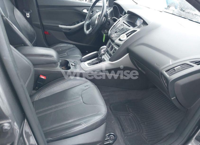 Photo 5 of 2013 Ford Focus SE (VIN 1FADP3F2XDL383785)